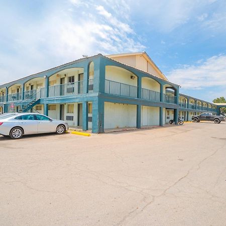 HomeTowne Studios Midland Exterior foto