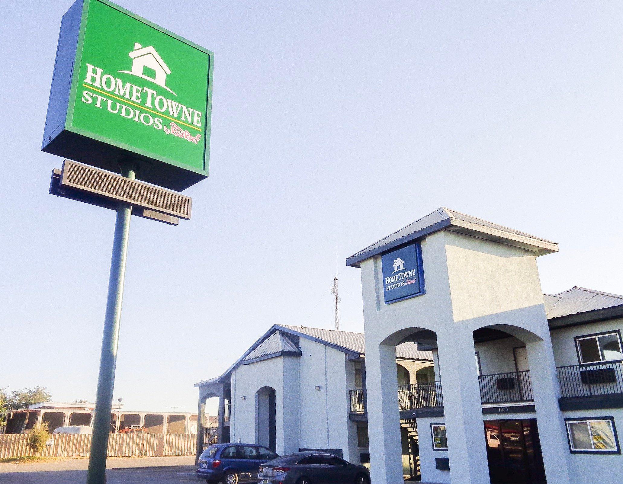 HomeTowne Studios Midland Exterior foto